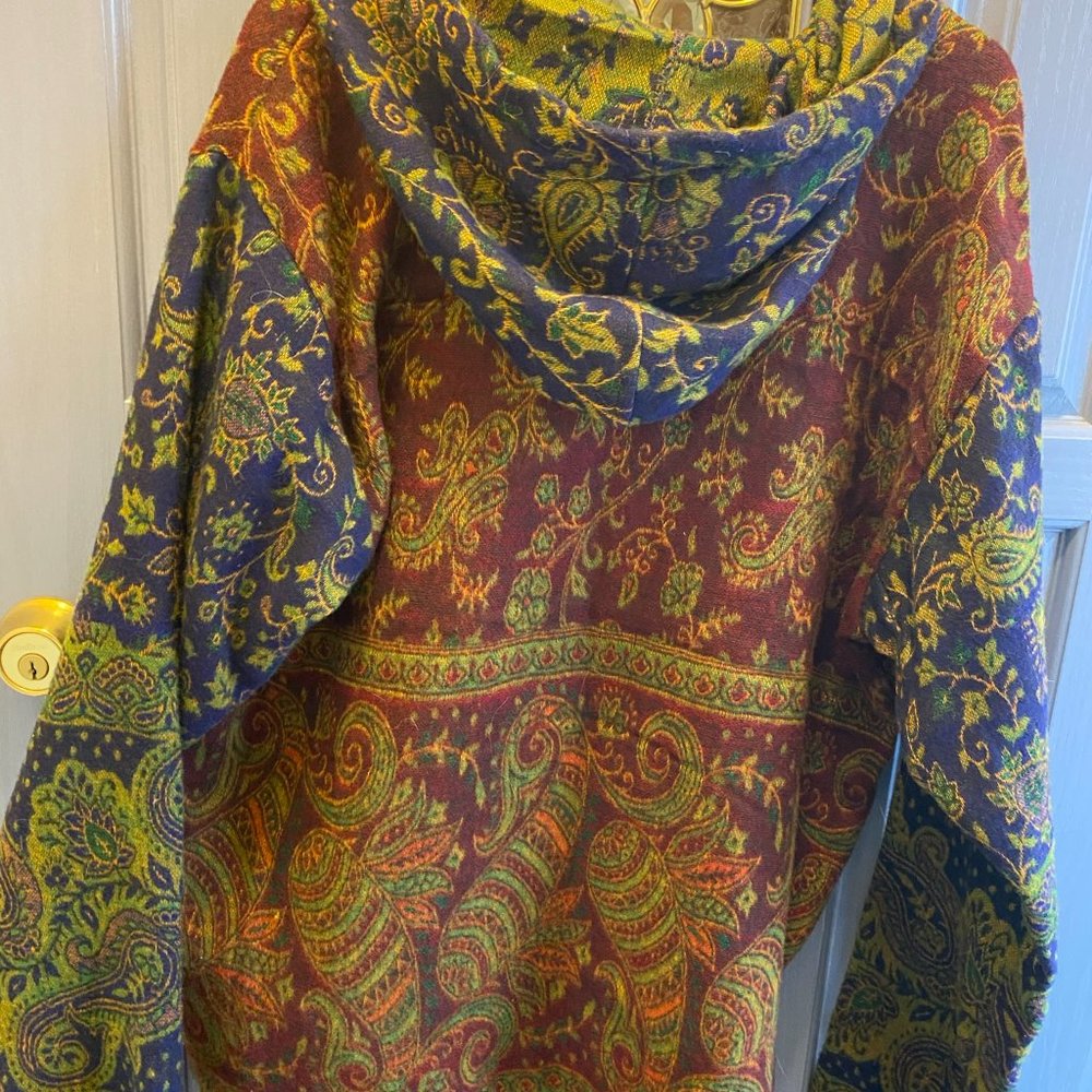 Gorgeous gypsy hooded pullover